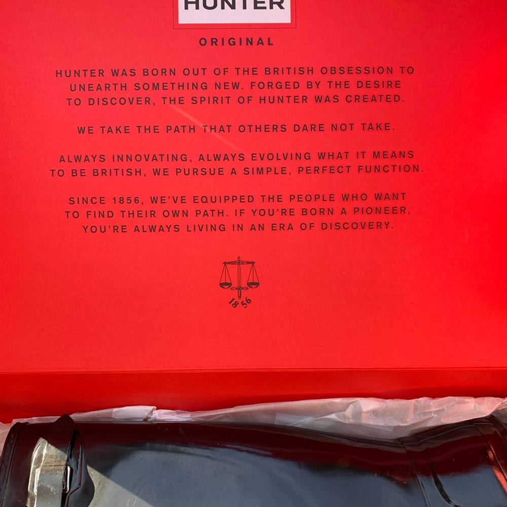 Hunter Original Tall Gloss Black Rain Boots (Size8/39) & Black Knee High Socks - Picture 9 of 16